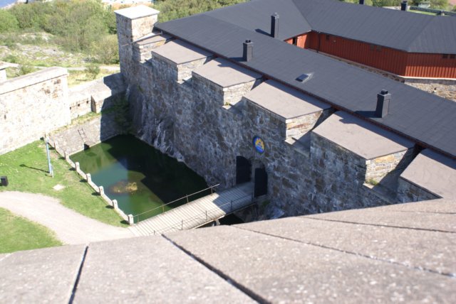 carlstensthemainentrancefromthedefensiveredoubt.jpg