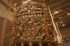 thevasaatthevasamuseetstockholmgriffinsholdingthecrownoverkinggustav_small.jpg